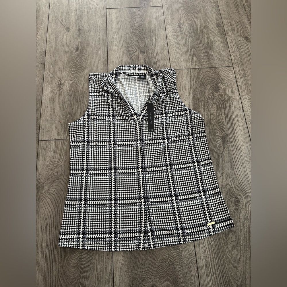 Tahari woman’s Black and White Plaid Sleeveless Top